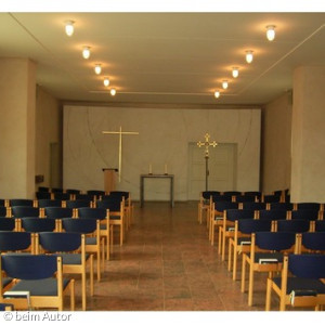 Das Foto zeigt das Innere der Aussegnungshalle auf dem Friedhof St. Johannis